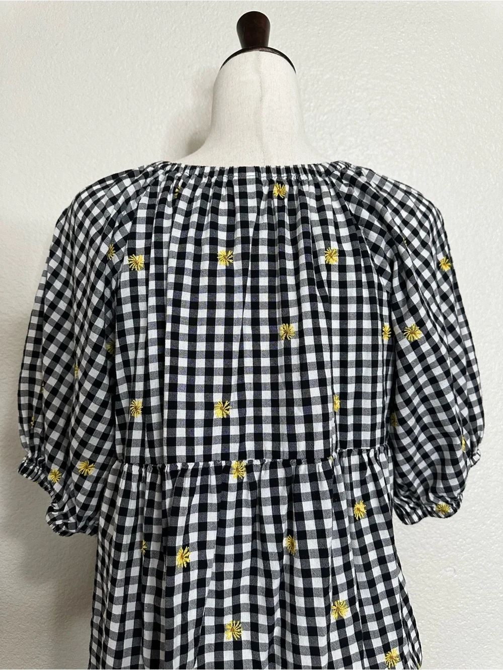 Old Navy Black White Gingham Embroidered Floral Puff Sleeves Top, Sz Medium